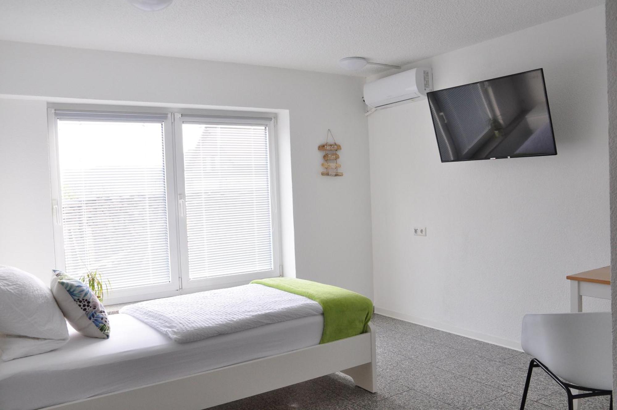 N37 -Modern Eingerichtete Zimmer In Ruhiger Lage Aldingen  ภายนอก รูปภาพ