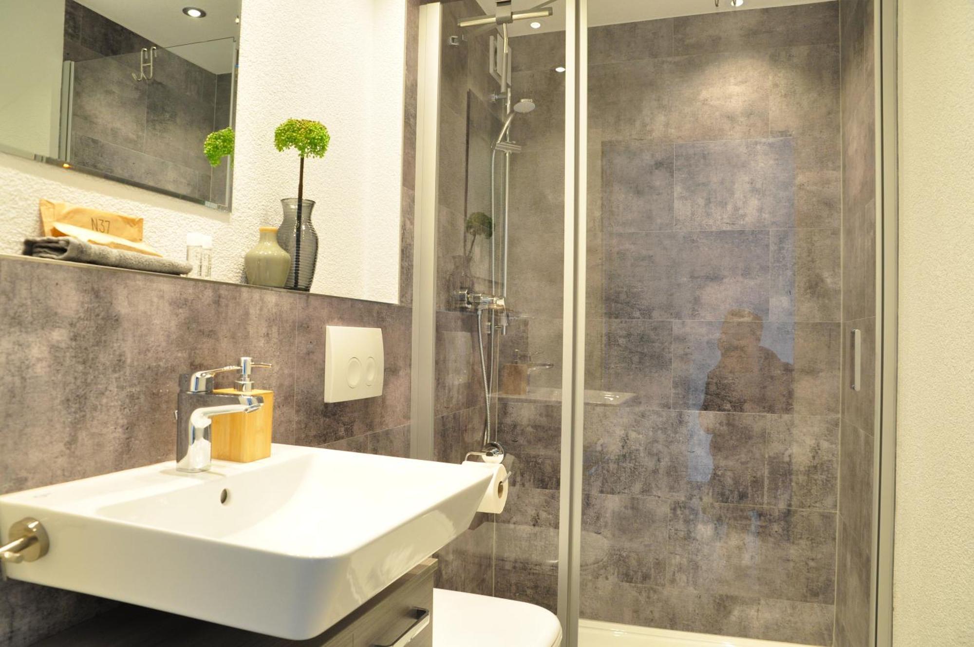 N37 -Modern Eingerichtete Zimmer In Ruhiger Lage Aldingen  ภายนอก รูปภาพ