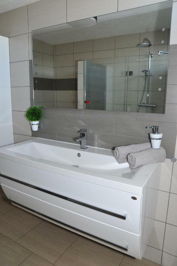 N37 -Modern Eingerichtete Zimmer In Ruhiger Lage Aldingen  ภายนอก รูปภาพ